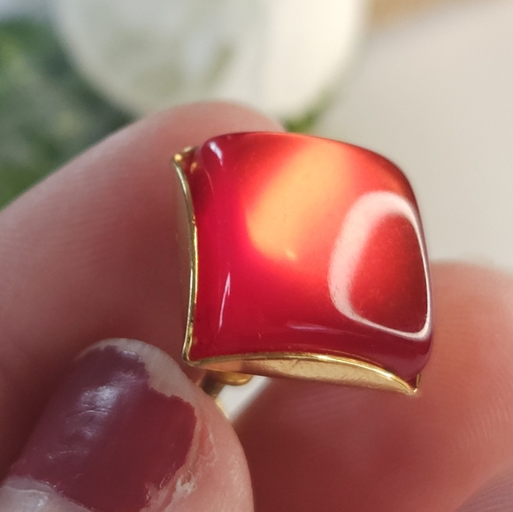 Vintage Gold Plated Red Lucite Moon Glow Screw Back Earrings - Picture 5 of 8